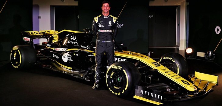 Ricciardo, junto al RS19