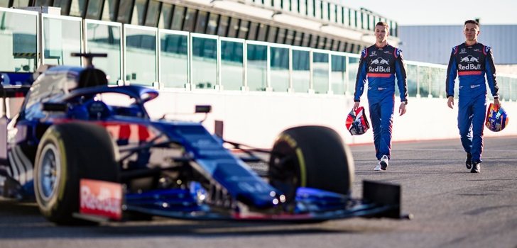 Albon y Kvyat, junto al nuevo coche