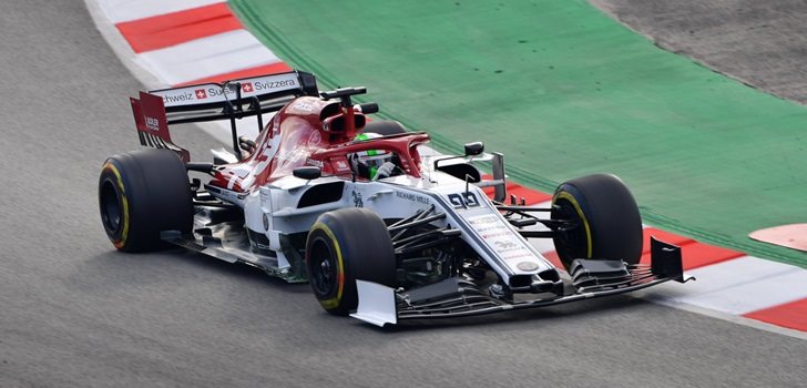 Giovinazzi rueda en Montmeló