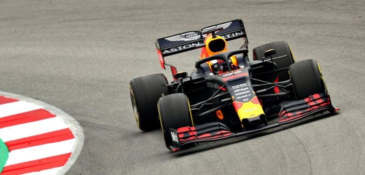 Verstappen, en los test 2019 de Montmeló