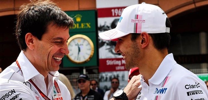 Ocon, junto a Toto Wolff