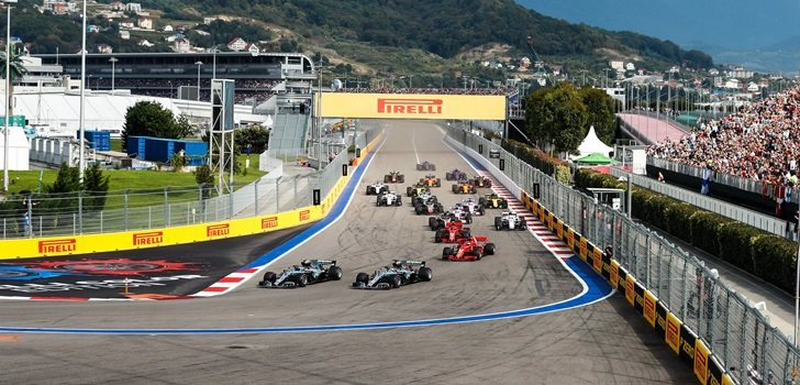 Los monoplazas de F1 ruedan en Sochi