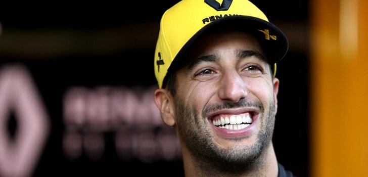 Ricciardo, ante los medios