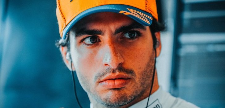 Sainz, concentrado tras bajarse del coche