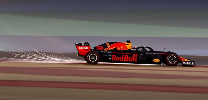 Verstappen rueda en los libres de Baréin