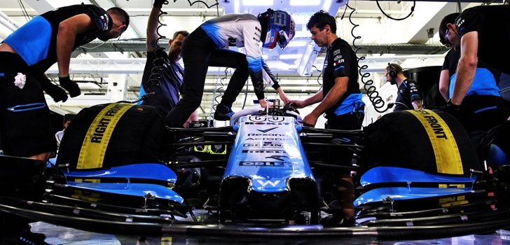 Russell se sube al FW42