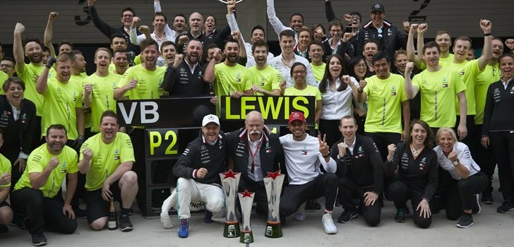 Mercedes celebra su doblete en China