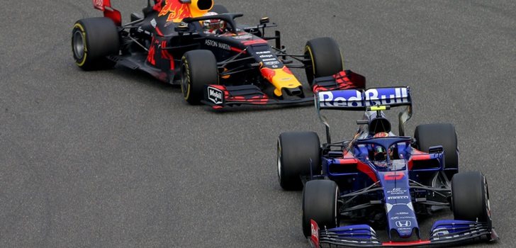 Albon, junto a Verstappen en China