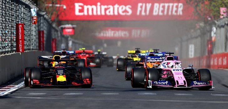 Verstappen y Pérez en Bakú