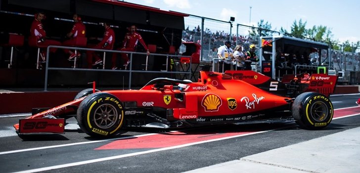 Vettel sale de su box en Canadá