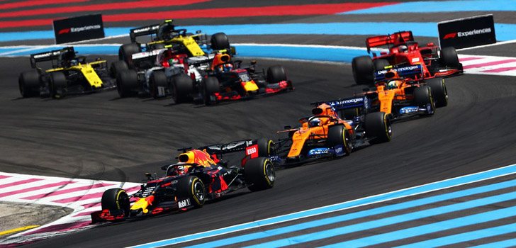 Primera vuelta de la carrera en Francia