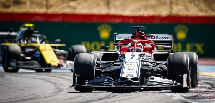 räikkönen aguantando a hülkenberg en el gp francia 2019