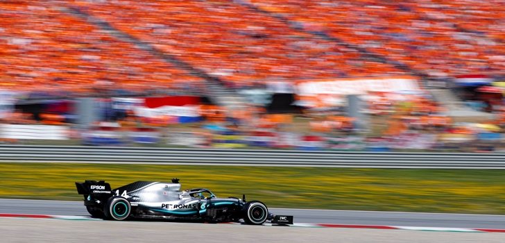 Hamilton rueda en el GP de Austria 2019