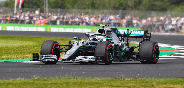 Valtteri Bottas finaliza primero en los Libres 2 en Silverstone