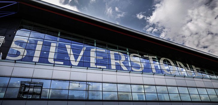 Vista a la última curva del circuito de Silverstone