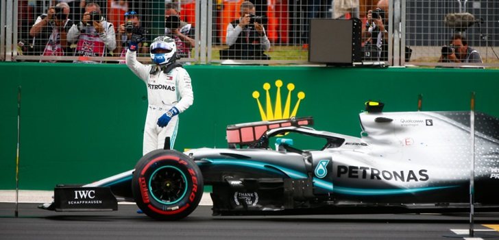 Bottas celebra su pole en Silverstone