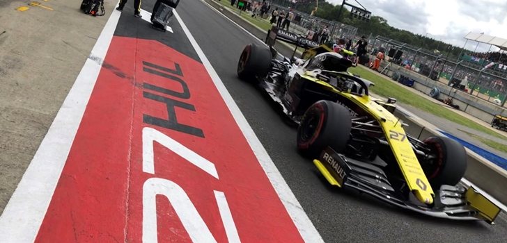 Hülkenberg, en el pit lane de Silverstone