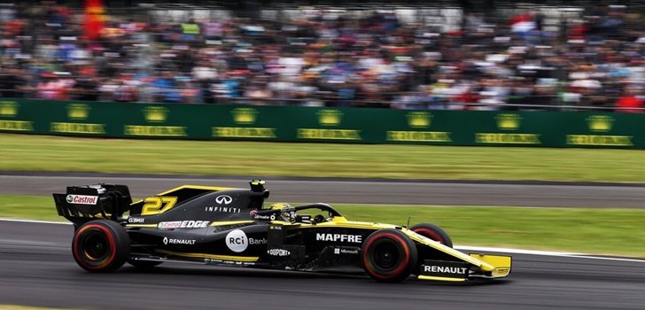 Hülkenberg rueda en el trazado de Silverstone