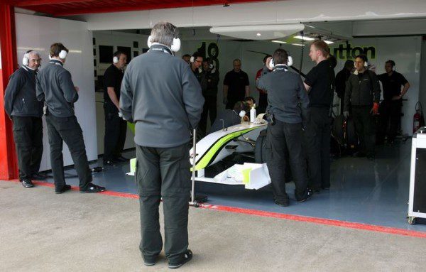 Brawn GP ocupará los últimos boxes y lucirán los números 22 y 23