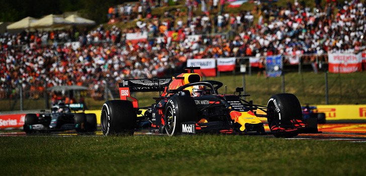 Lucha entre Max Verstappen y Lewis Hamilton en Hungría