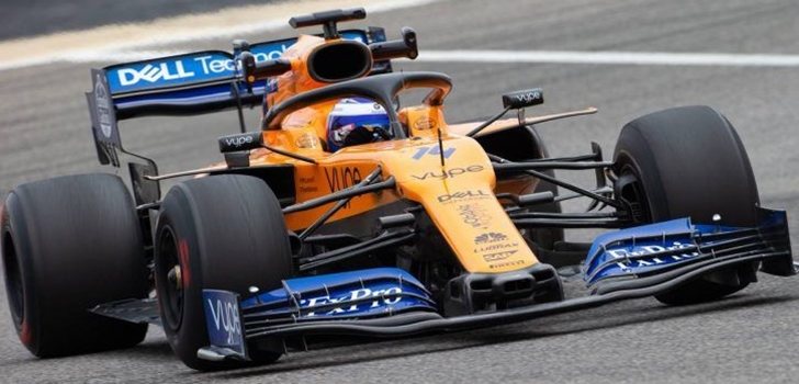 Fernando Alonso, a los mandos del MCL34