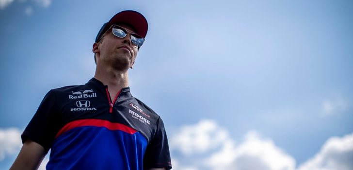 Kvyat pasea por el circuito de Hungaroring