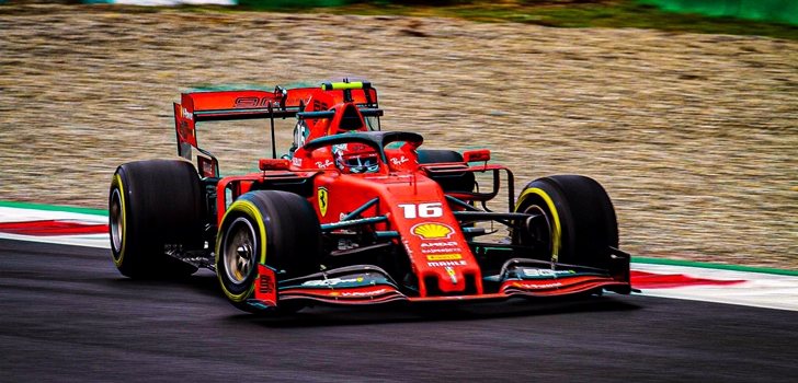 Charles Leclerc derrapa en Monza