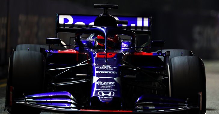 Kvyat durante el GP de Singapur