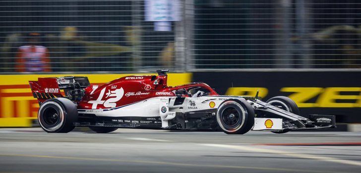 Kimi Raikkonen, logrando 307 GP en Singapur
