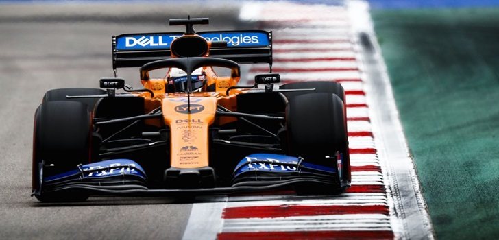 Carlos Sainz rueda en los Libres de Sochi