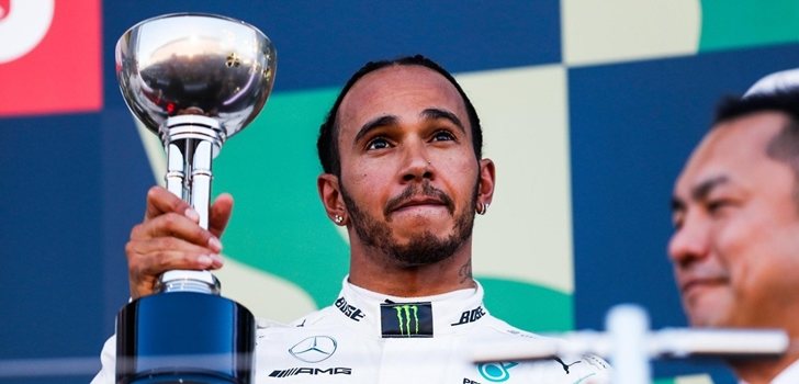 Lewis Hamilton, en el podio de Suzuka