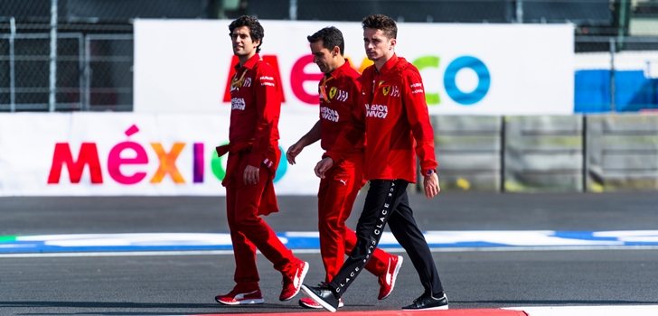 Leclerc pasea por el Hermanos Rodríguez junto a sus ingenieros