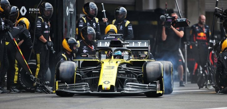 Ricciardo, en el pit lane de México