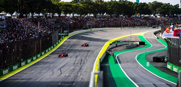 Los Ferrari encaran la recta de Interlagos
