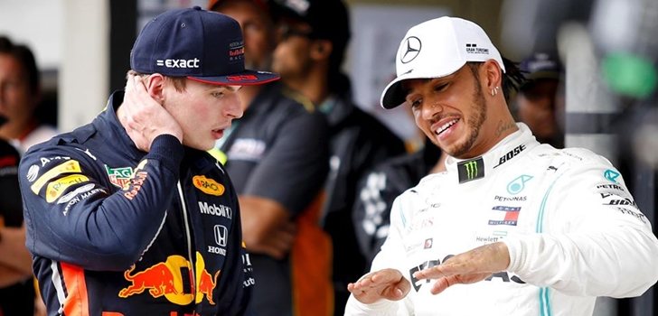 Verstappen y Hamilton conversan en Interlagos