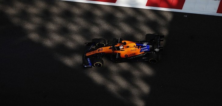 Sainz, durante los Libres en Yas Marina