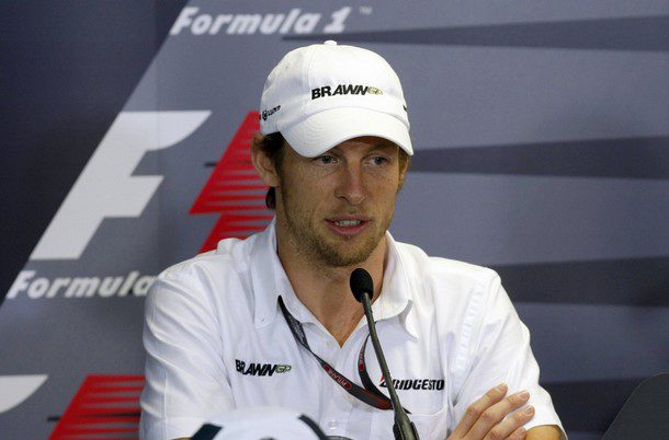 Button respalda a su jefe de equipo