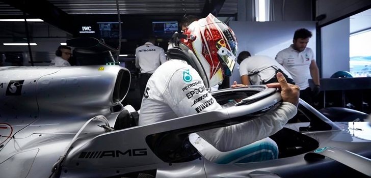 Hamilton se sube al W10