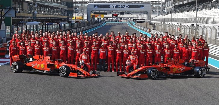 El equipo Ferrari, al completo