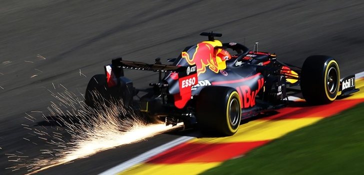 Max Verstappen rueda en el GP de Bélgica 2019