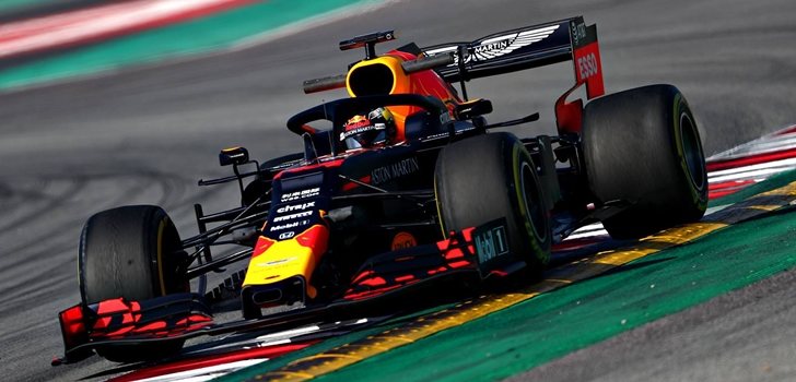 Verstappen, durante los test de Barcelona 2019