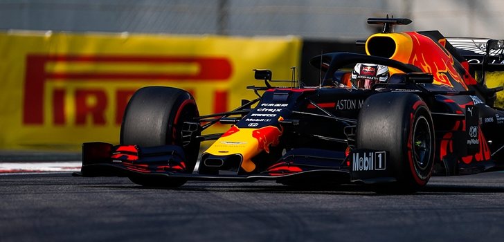 Max Verstappen rueda en Yas Marina