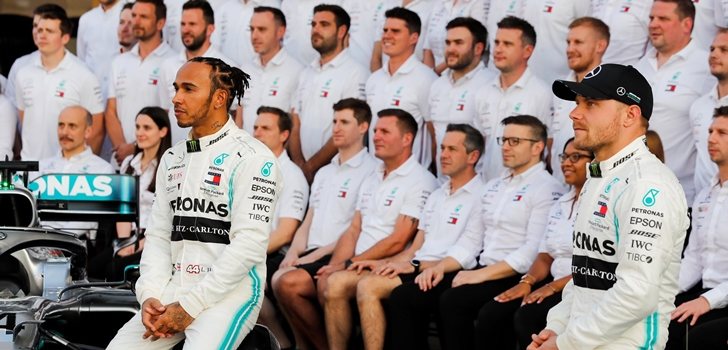 El equipo Mercedes, al completo