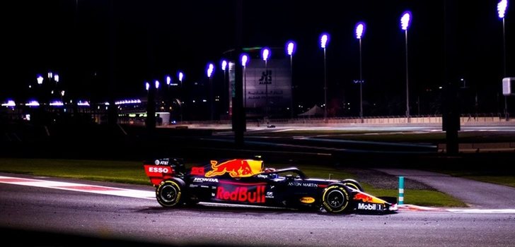 Alexander Albon rueda en Yas Marina