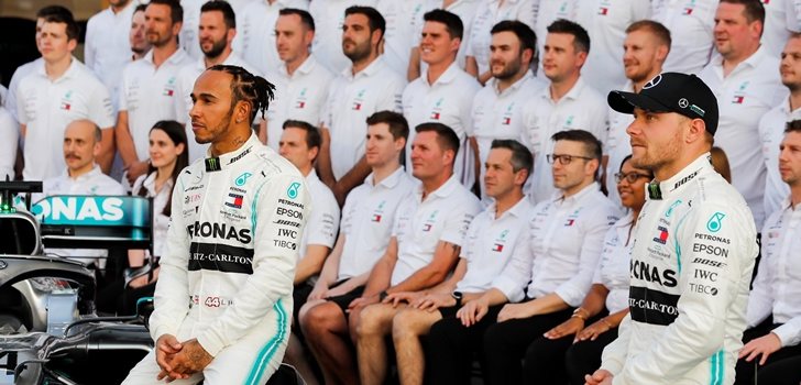 El equipo Mercedes, al completo