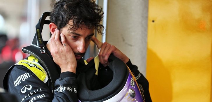 Ricciardo, concentrado antes de subirse al RS20