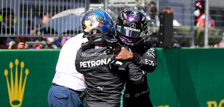 Bottas y Hamilton se abrazan tras la Qualy de Austria