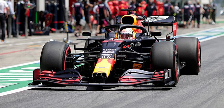 Max Verstappen, candidato a la victoria con los Mercedes