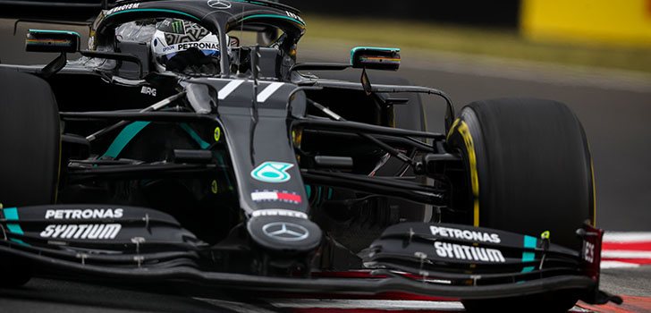 Lewis Hamilton ayuda a mejorar a Bottas