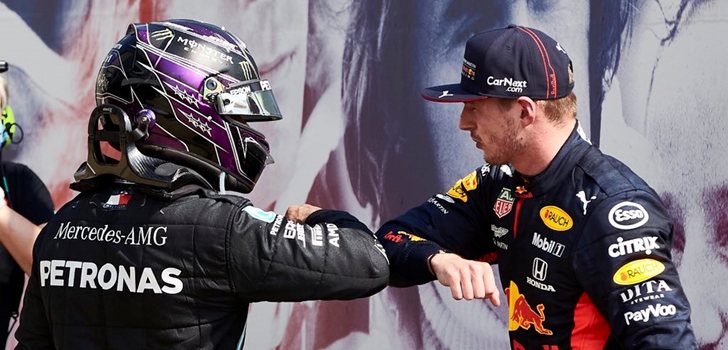 Hamilton felicita a Verstappen por su triunfo en Silverstone